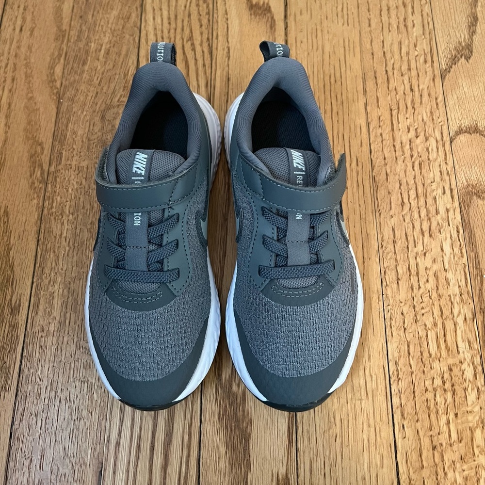 Nike Revolution grey boys sneakers 11.5 NIB